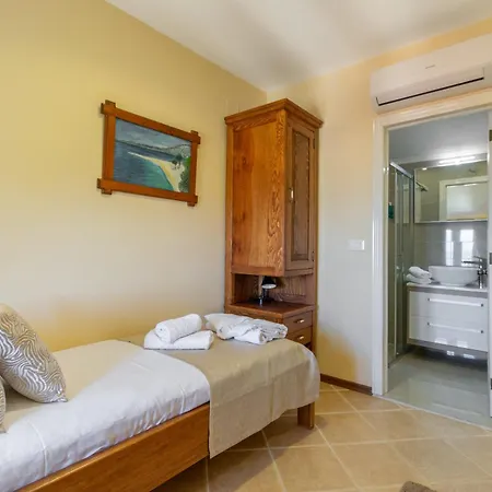 Vila Sara With Pool, Whirlpool And Sea View *