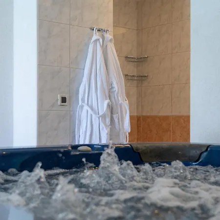 Sara With Pool, Whirlpool And Sea View Вілла *