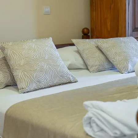 Villa Sara With Pool, Whirlpool And Sea View *