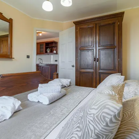 Villa Sara With Pool, Whirlpool And Sea View *