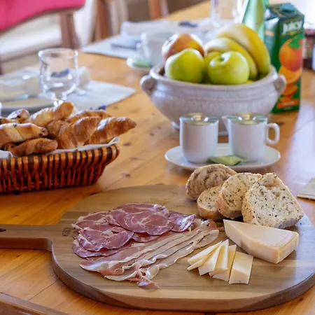 Sara With Pool, Whirlpool And Sea View * Макарська