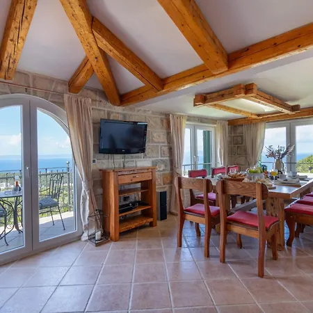 Villa Sara With Pool, Whirlpool And Sea View Makarska