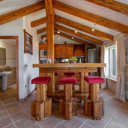 Sara With Pool, Whirlpool And Sea View Makarska