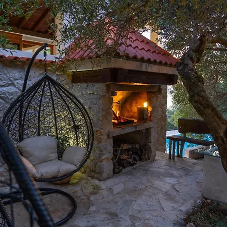 Villa Sara With Pool, Whirlpool And Sea View *