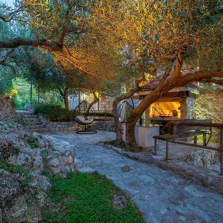 Sara With Pool, Whirlpool And Sea View *