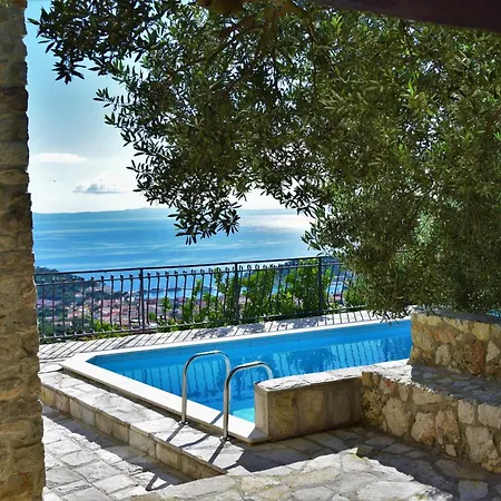 Sara With Pool, Whirlpool And Sea View Makarska