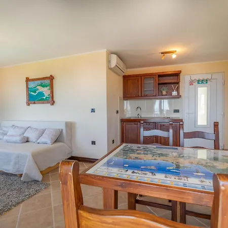 Villa Sara With Pool, Whirlpool And Sea View *