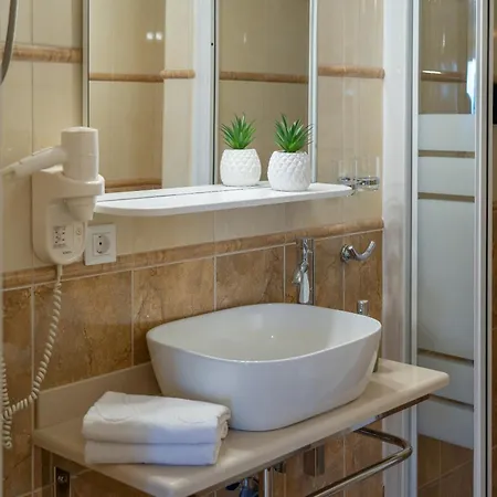 Sara With Pool, Whirlpool And Sea View *