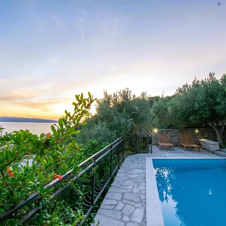 Sara With Pool, Whirlpool And Sea View Villa Makarska